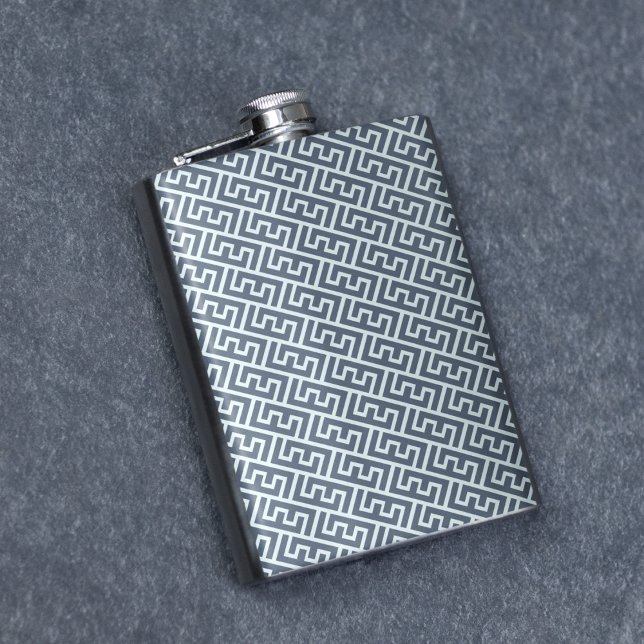 Intersecting E Alphabet Pattern Hip Flask (flask)