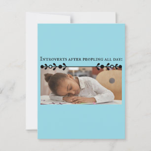 Introvertir la carte postale de mème