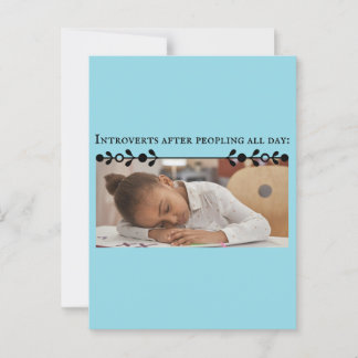 Introvertir la carte postale de mème