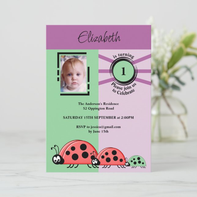 Invitation 1ère fête d'anniversaire photo ladybugs vert viole (Debout devant)