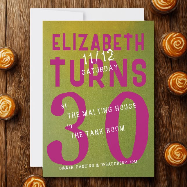 Invitation 30e anniversaire Fun (fun 30th birthday invitation on a table with sweets)