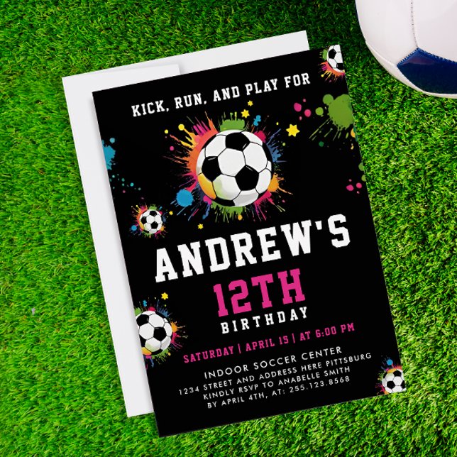 Invitation Amusante Jeune Fille Rose Et Noir Soccer Balls Spo (Créateur téléchargé)