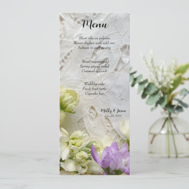Invitation Ancienne dentelle aux fleurs violettes et blanches (Debout devant)