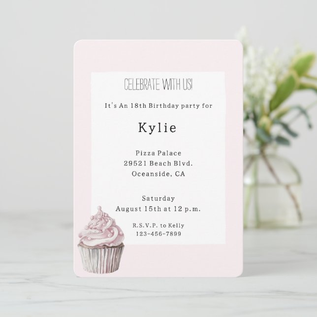 Invitation Anniversaire du Cupcake rose (Debout devant)