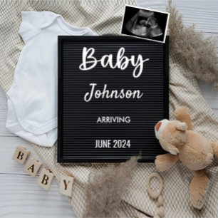 Invitation Annonce de grossesse Bébé élégant sur un tableau