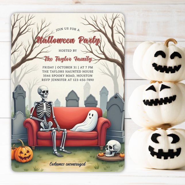 Invitation Aquarelle Éffrayante mignonne Squelette Fantôme Ha (Spooky Cute Skeleton & Ghost on Couch Halloween Party Invitation Graveyard Costume Bash)