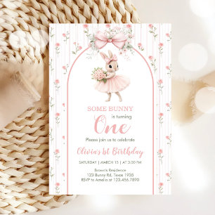 Invitation Arc en ruban rose et floral Some Bunny a 1 an