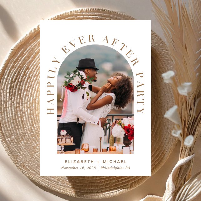 Invitation Arch Photo White Gold Wedding Réception (Celebrate your love story with an invitation showcasing your favorite photo in an elegant arch frame)