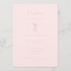 Invitation assez rose d'anniversaire de pantoufles