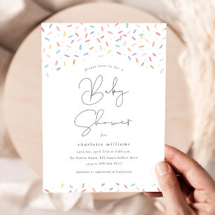 Invitation Baby shower d'arrosage arc-en-ciel mignon