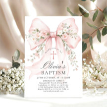 Baptême chrétien élégant d'une fille avec un nœud 