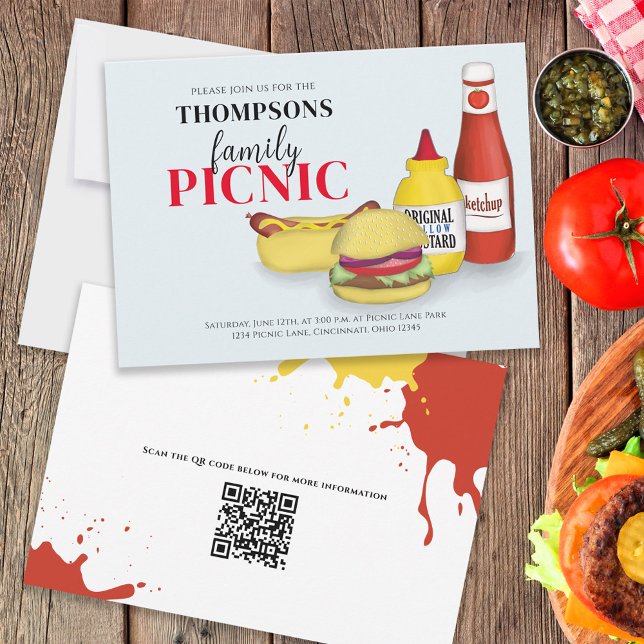 Invitation Barbeque Décontracté Été Pique-nique Famille Reuni (BBQ invitation with Family picnic wording and hand-drawn hamburgers and hotdogs. )
