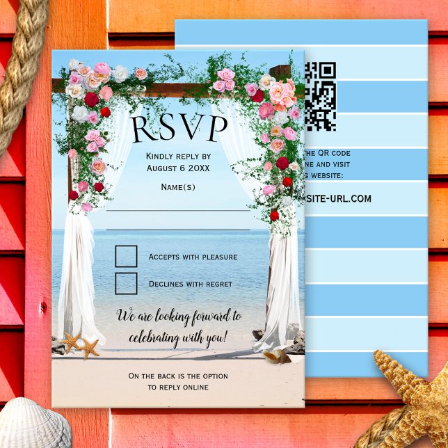 Invitation Beach Arbour avec mariage Rose RSVP (Elegant beach or destination wedding RSVP invitation card with an arbor with roses on the beach)