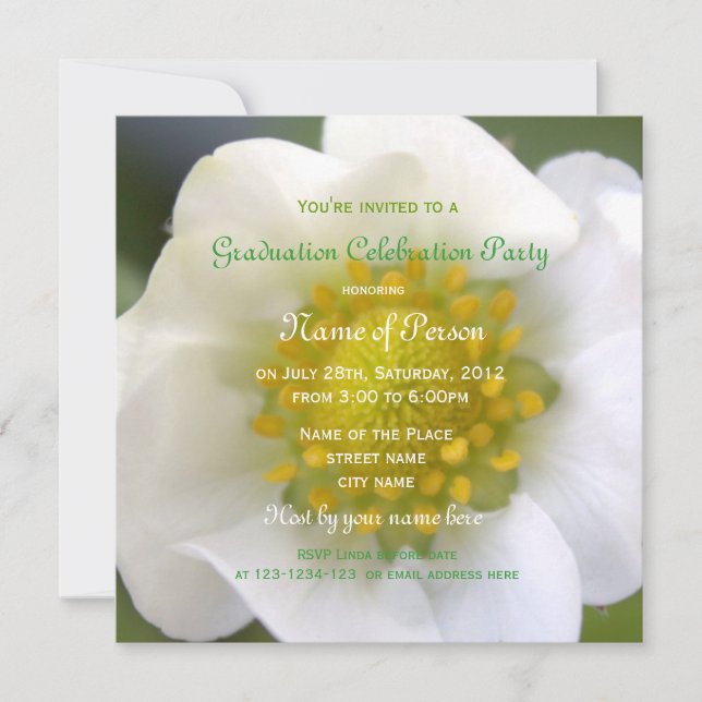 Invitation Belle fête de graduation de fleur de fraise blanch (Devant)