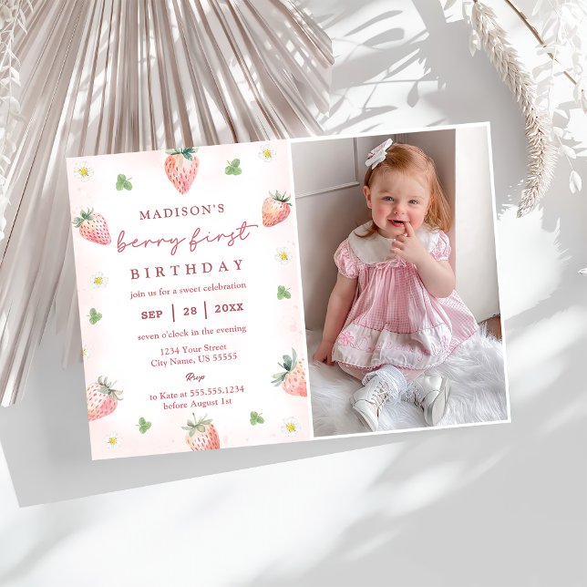 Invitation Berry aux fraises mignonnes 1er anniversaire Photo (Créateur téléchargé)