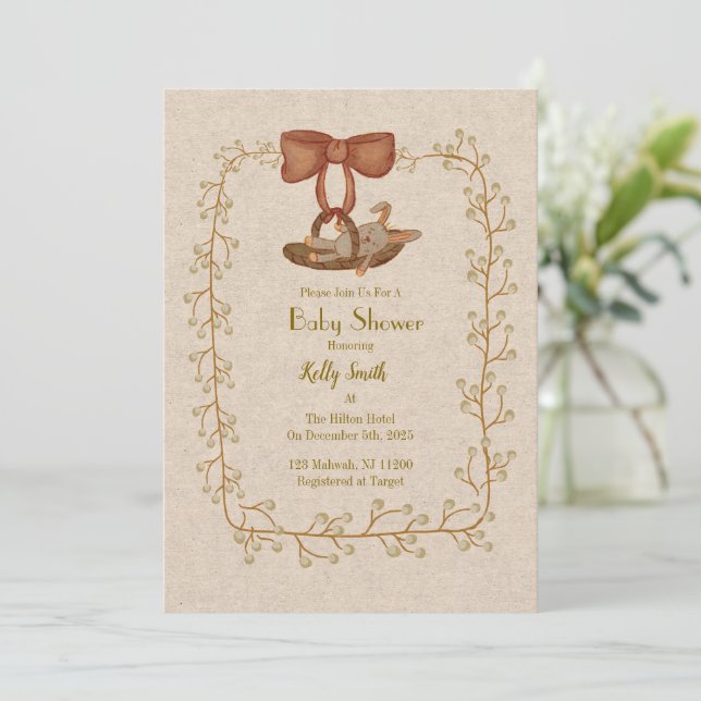 Invitation Bienvenue, Little One (Debout devant)