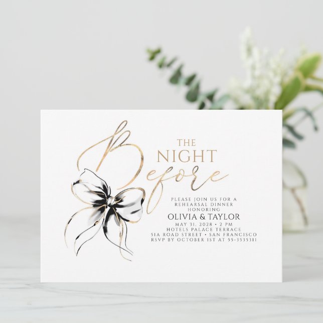 Invitation Black Bow Elegant Modern Chic Rehearsal Dinner (Debout devant)
