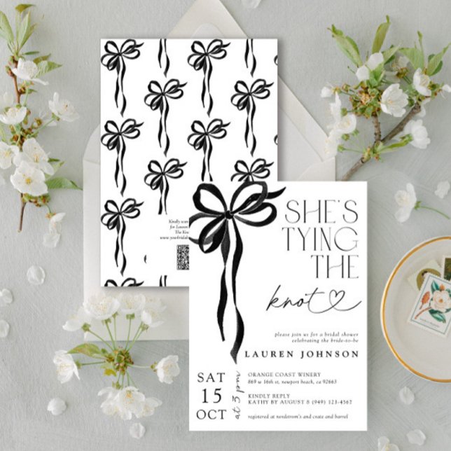 Invitation Black Bow She's Tying the Knot QR Fête des mariées (Créateur téléchargé)
