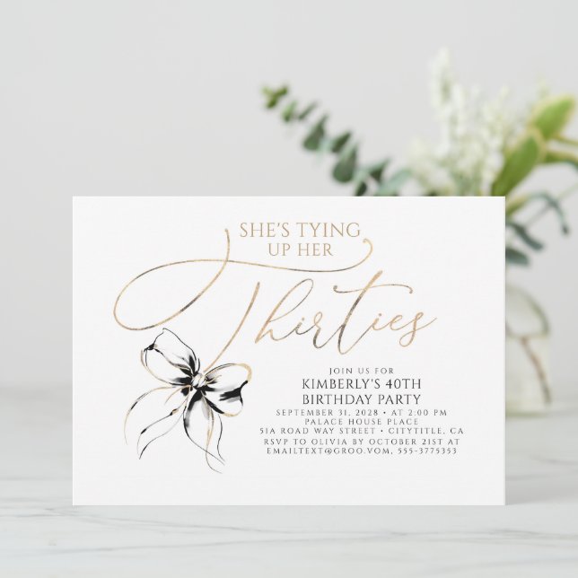 Invitation Black Bow Tying up Her Thirties 40th Birthday  (Debout devant)