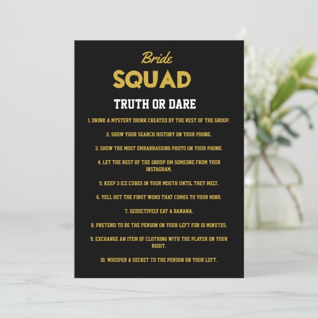 Invitation Black Gold Truth Ou Oser Bachelorette Partie Jeu (Debout devant)