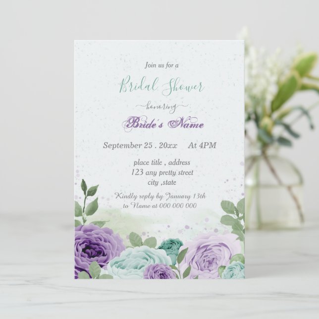 Invitation bleu violet fleurs vert feuille nuptiale douche (Debout devant)