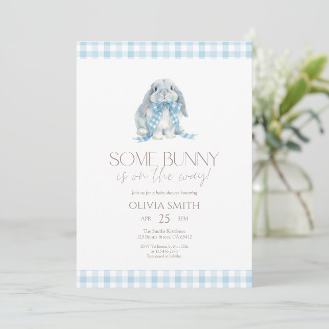 Invitation Blue Gingham Some Bunny Baby Shower (Debout devant)