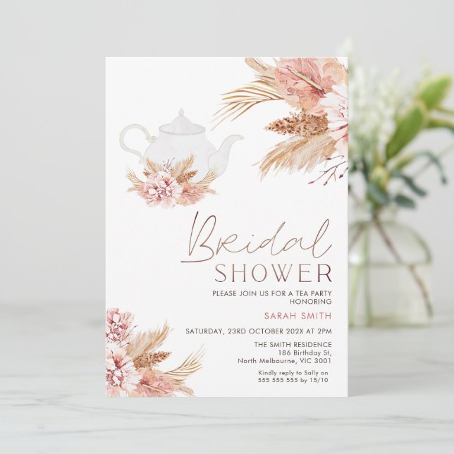 Invitation Boho Blush Floral Tea Party Fête des mariées (Debout devant)