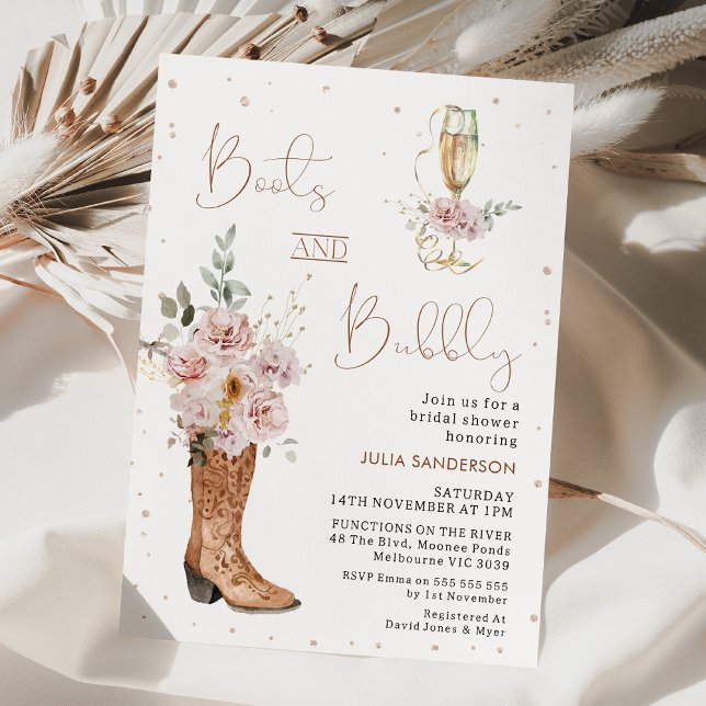 Invitation Boho Floral Boot Boot et Brunch Fête des mariées (Chic floral boots and brunch bridal shower invitation with champagne glass and calligraphy text.)