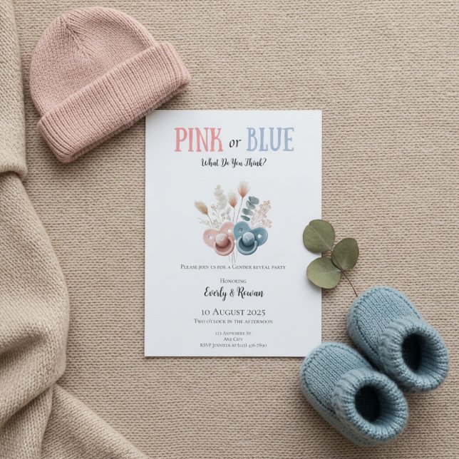 Invitation Boho Révélation du Sexe Rose ou Bleu (Gender reveal invitation on beige knit blanket with pink hat, blue booties and eucalyptus)