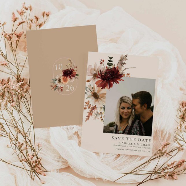 Invitation Boho Rustic Fall Floral Photo Enregistrer la date (Burgundy Floral Save The Date Photo Card)