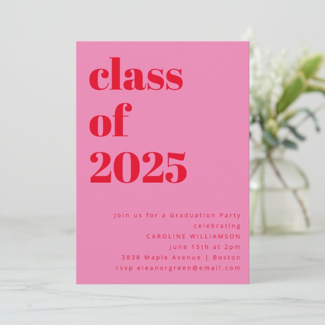 Invitation Bold Classe rose et rouge de 2025 Graduation Party (Debout devant)