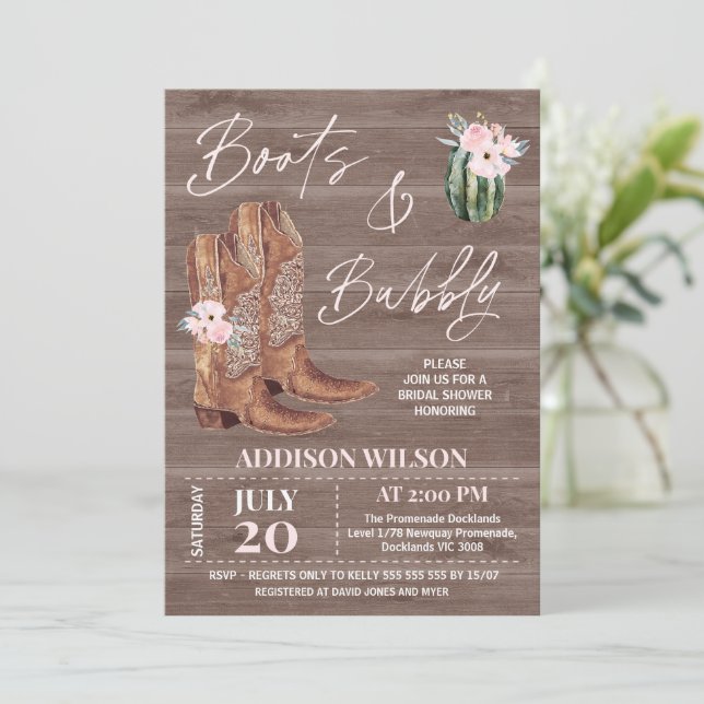 Invitation Bottes florales roses en bois et Fête des mariées  (Debout devant)