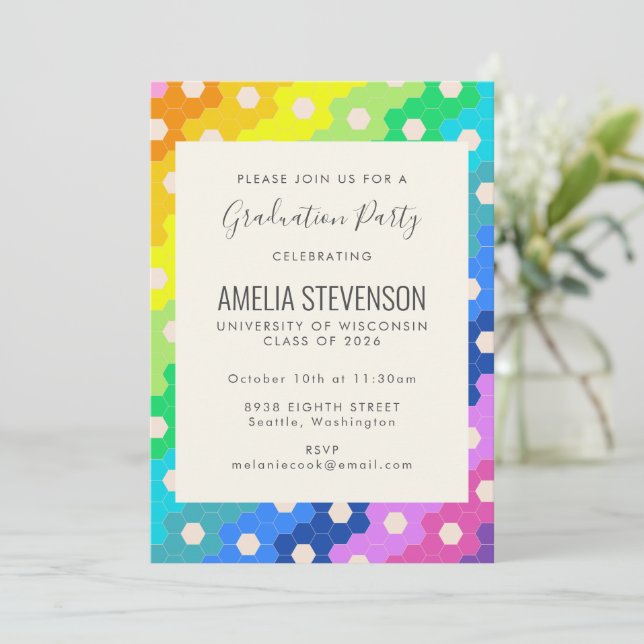 Invitation Bright Rainbow Hexagons Modern Graduation Party (Debout devant)