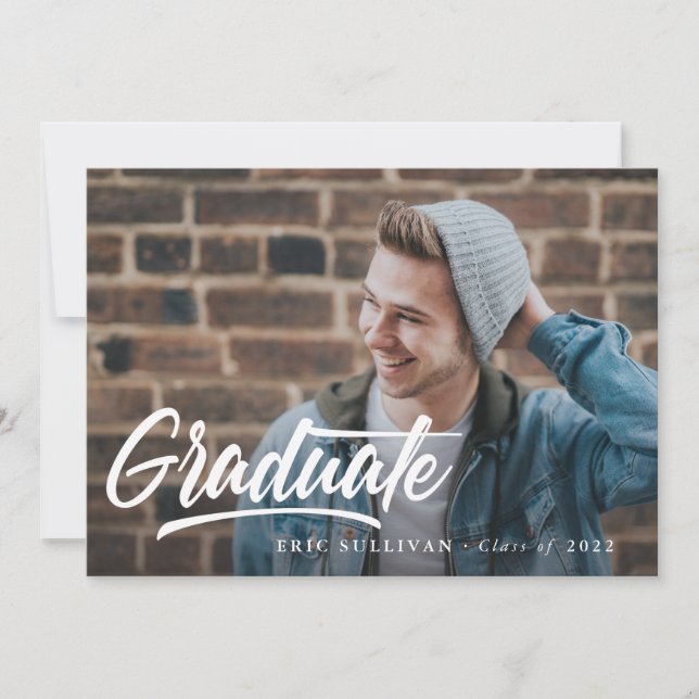 Invitation Brosse Script Moderne Graduation 2 faces Photo Par (Devant)