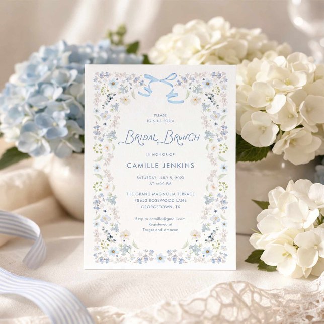 Invitation Brunch de mariage floral bleu avec nœud (Blue Floral Bridal Brunch Invitation)