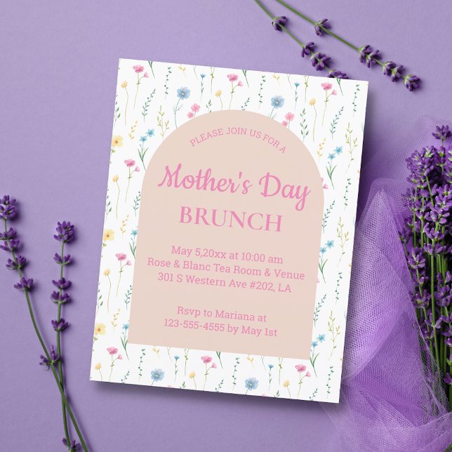 Invitation brunch des mères à l'arc rose fleuri (Créateur téléchargé)