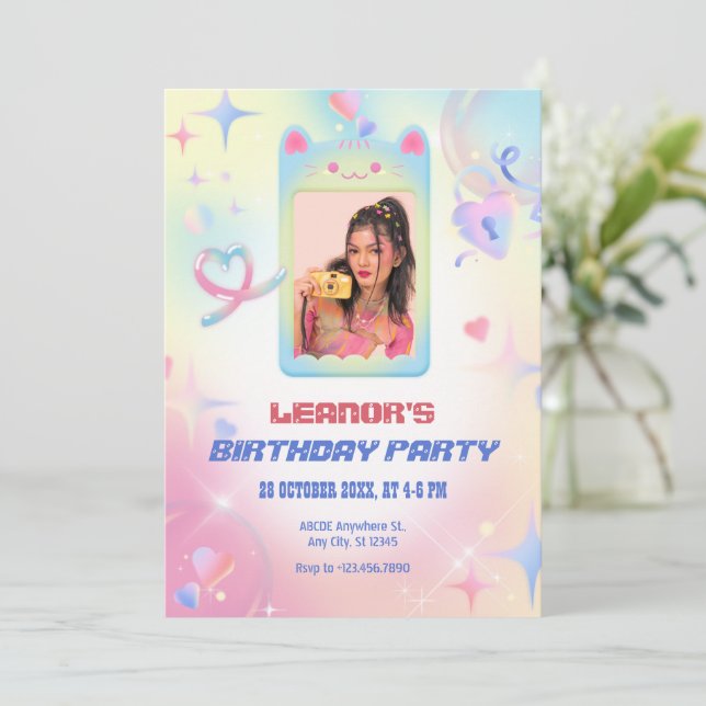 Invitation Cadre photo rose chaton mignon y2k anniversaire (Debout devant)