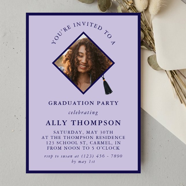 Invitation Cadre photo violet moderne pour fête de remise de  (Modern Purple Photo Frame Graduation Party Invitation)