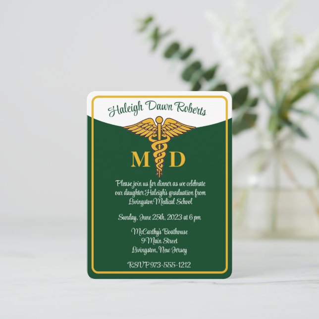 Invitation Caduceus Green & White Médicale School Graduation (Debout devant)