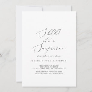 Invitation Calligraphie argentée délicate C'est une fête surp