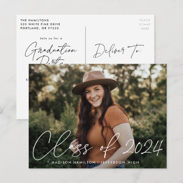 Invitation Carte Postale Classe de 2023 White Script Photo Graduation Party (Devant / Derrière)