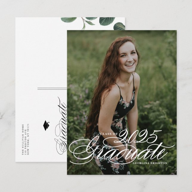 Invitation Carte Postale Classe de script élégant de 2024 Photo Graduation (Devant / Derrière)