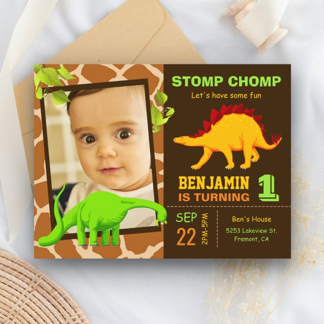 Invitation Carte Postale Cute Dinosaur 1er anniversaire de fête Photo (Créateur téléchargé)