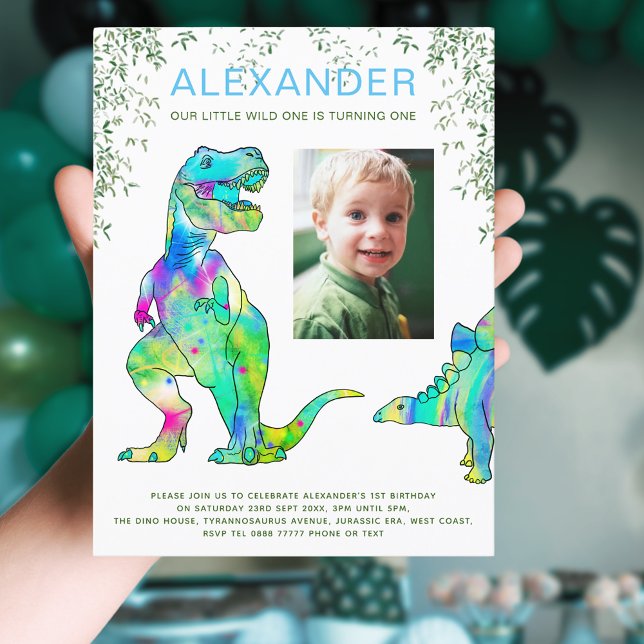 Invitation Carte Postale Dinosaur 1er Anniversaire Budget de la fête (Colorful Dinosaur wild one 1st birthday party invitation with photo template T-Rex and stegosaurus )
