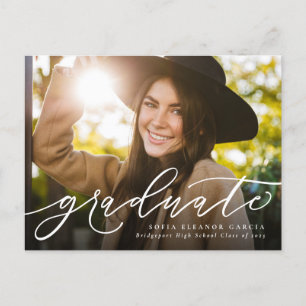 Invitation Carte Postale Écriture moderne graduation photo simple