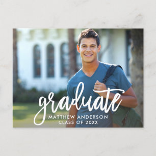 Invitation Carte Postale Fête de graduation du script de brosse moderne