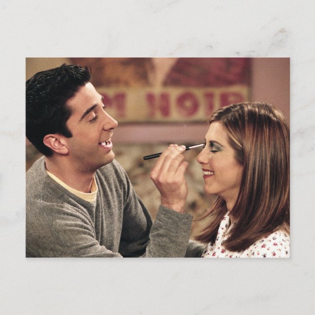 Invitation Carte Postale FRIENDS™| Ross fait le maquillage de Rachel (Devant)