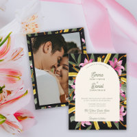 Mariage Arqué de Fleur de Lys Rose Foncé Photo