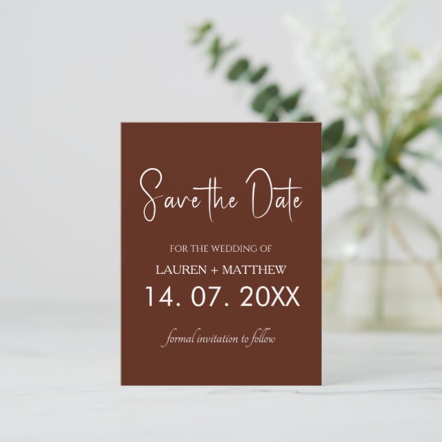 Invitation Carte Postale Script Brown Caramel élégant (Debout devant)