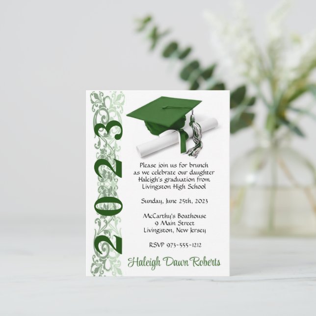 Invitation Casquette & Diplôme, Green & White Graduation (Debout devant)
